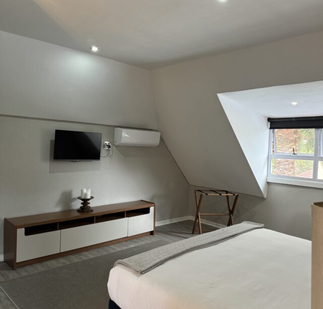 MASTER BEDROOM - MAIN HOUSE