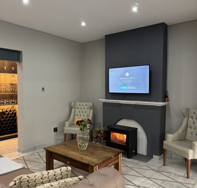 KITCHEN & LOUNGE - NIAON131